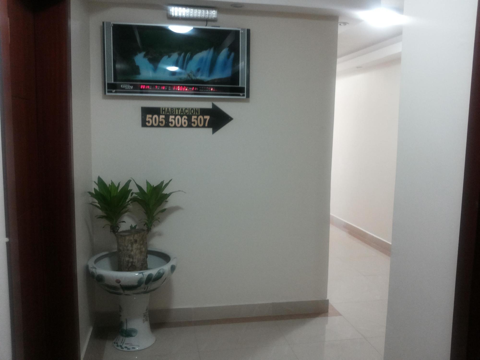 Hotel Lottus Quito Zewnętrze zdjęcie