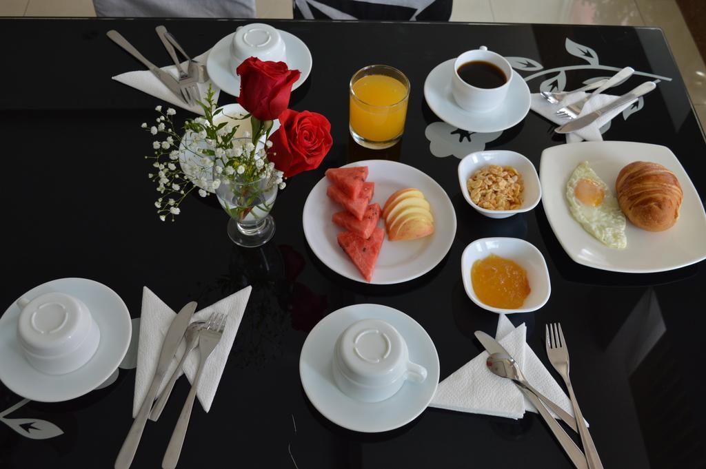 Hotel Lottus Quito Zewnętrze zdjęcie